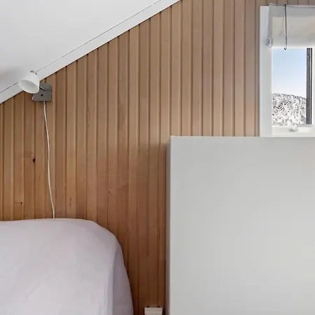 Koselig Og Velutstyrt Med Hems, Flott Utsikt Og Naer Fjellet *