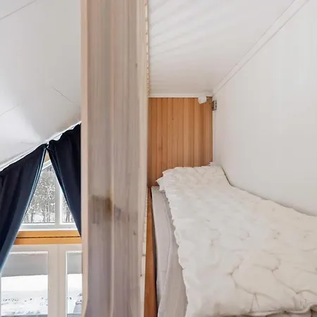 Koselig Og Velutstyrt Med Hems, Flott Utsikt Og Naer Fjellet
