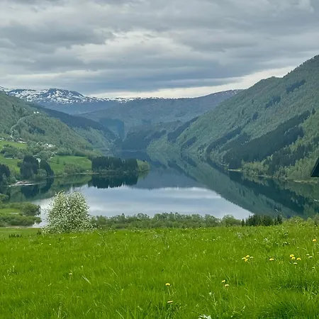 Koselig Og Velutstyrt Med Hems, Flott Utsikt Og Naer Fjellet Apartman Myrkdalen